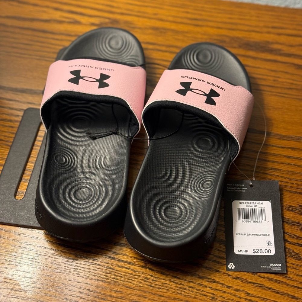 Size 4Y | New Under Armour Ignite Select Slides | Black & Pink